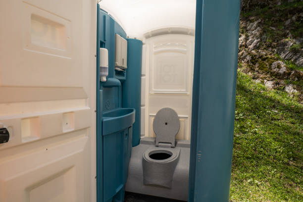 Best Portable bathroom rental  in Fearrington Village, NC